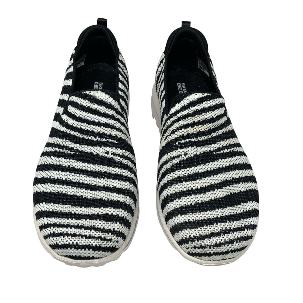 Skechers Shoes Women Size 10 GO Walk Sporty Slip On Sneakers Stretch Zebra Print